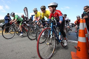 U13 bunch on day one of the 2012 Yunca Tour
